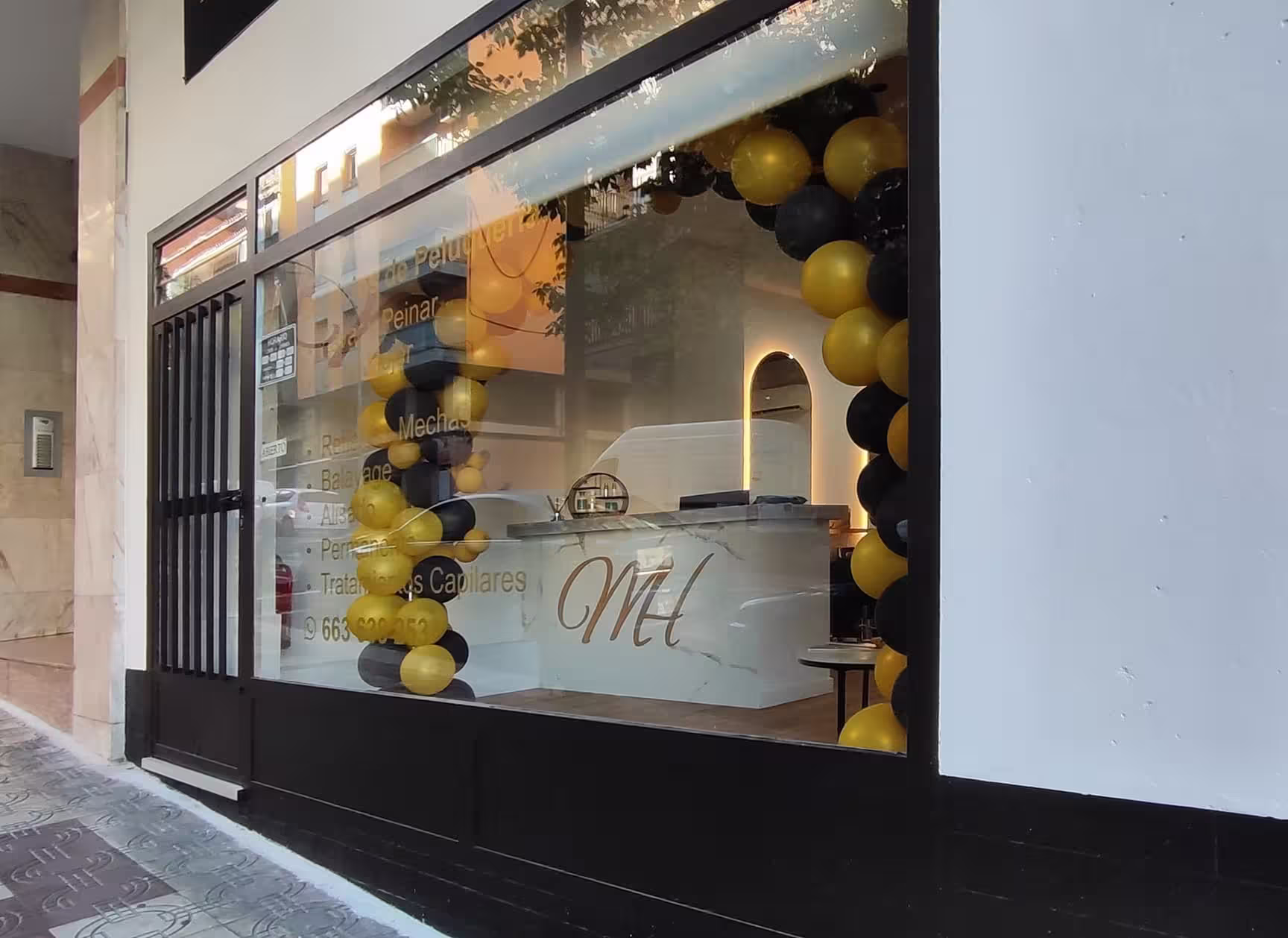 Fachada instalaciones Peluquería Mariela Herrera